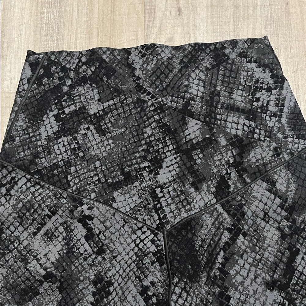 Gray Snake Print Aerie Offline Leggings